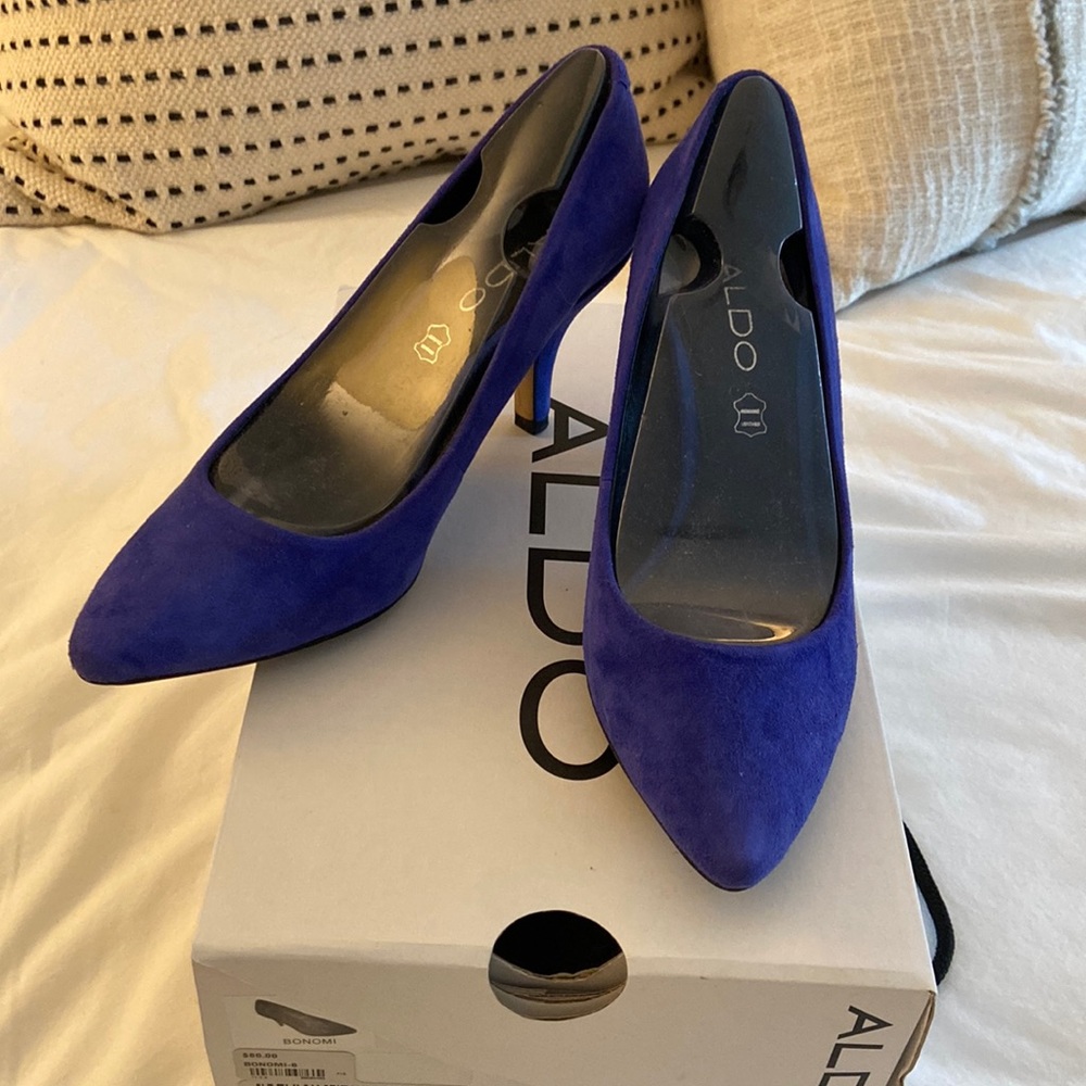 ALDO Bonomi blue suede kitten heels